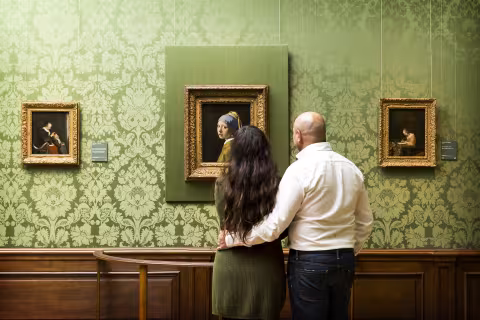 Girl with pearl earring at Mauritshuis