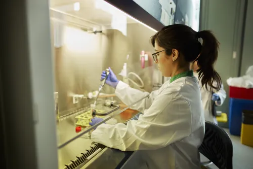 Scientists working in a laboratory at LUMC