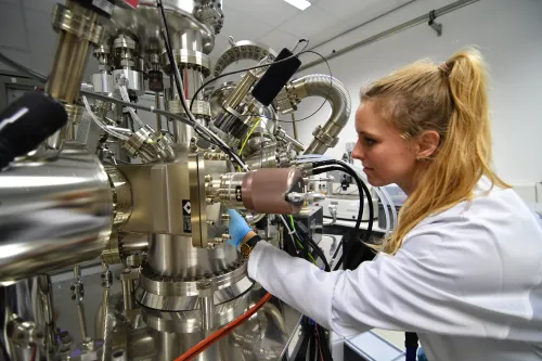 Atom scale scan of space materials in Noordwijk
